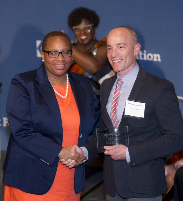 Vincent Metallo received Knight Arts Challenge Philadelphia 2013 award_with Donna Frisby-Greenwood_Philadelphia Program Director for Knight Foundation_photo credit Susan Beard